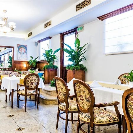 Hotel Pod Zlota Roza Келце Екстериор снимка