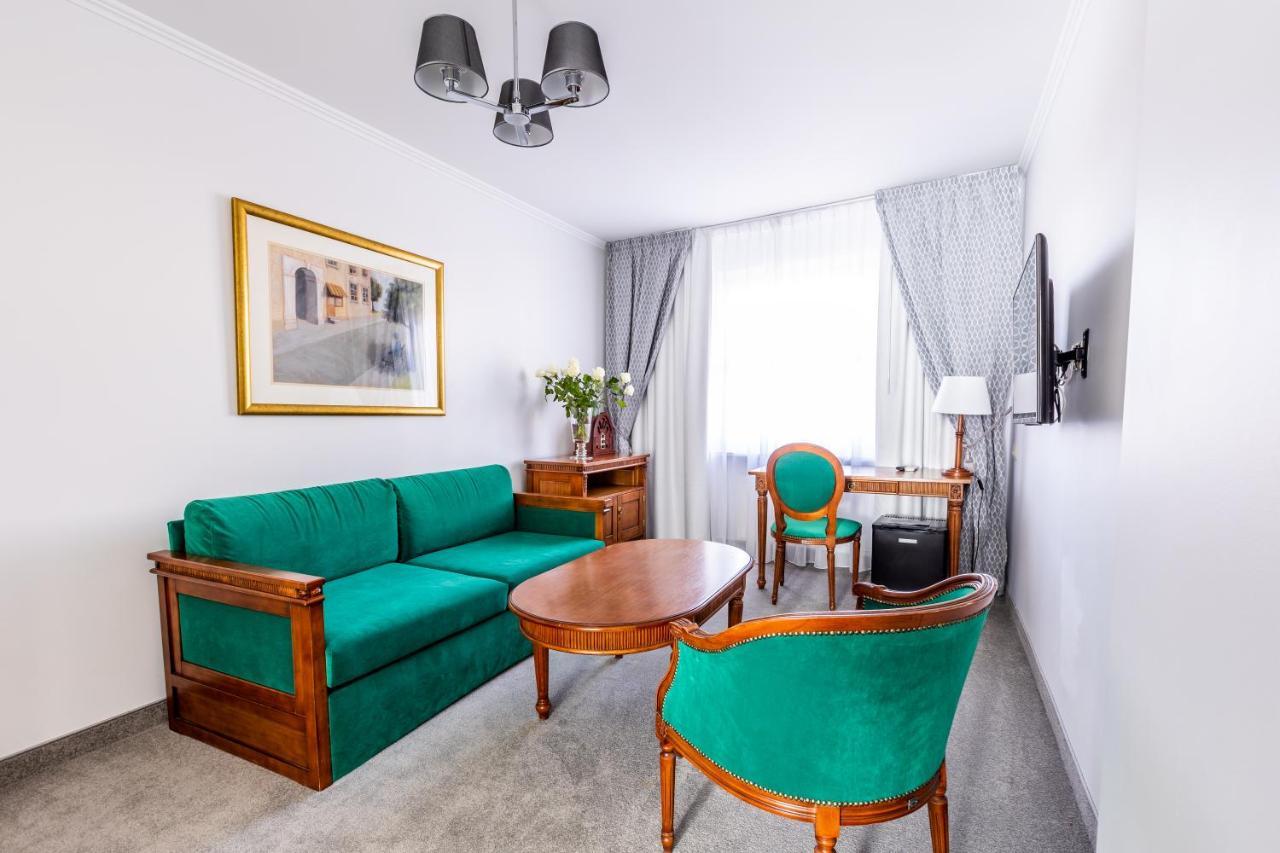 Hotel Pod Zlota Roza Келце Екстериор снимка