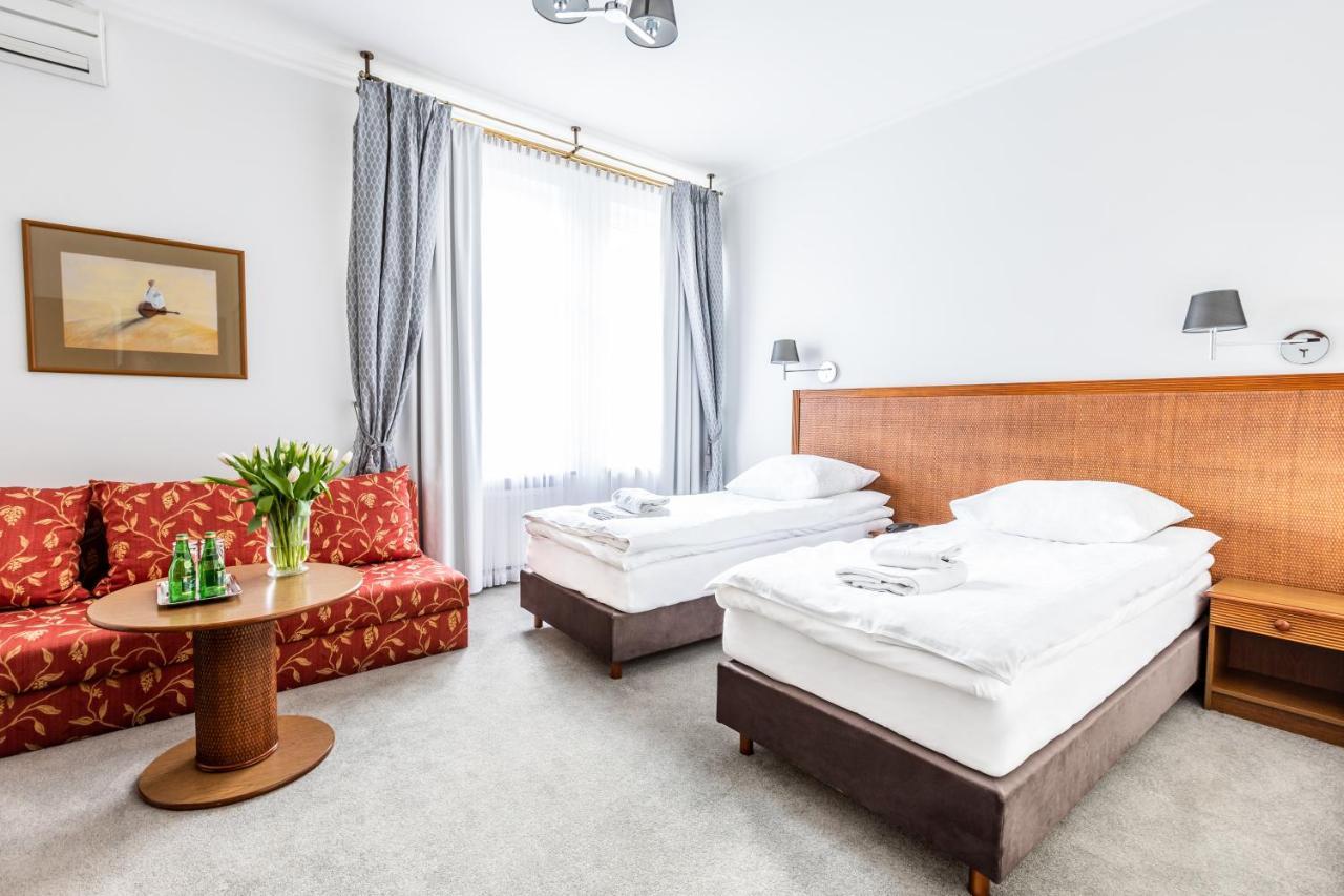 Hotel Pod Zlota Roza Келце Екстериор снимка