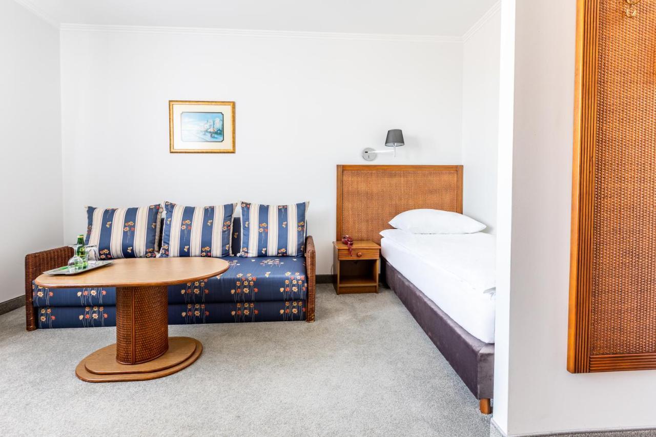 Hotel Pod Zlota Roza Келце Екстериор снимка