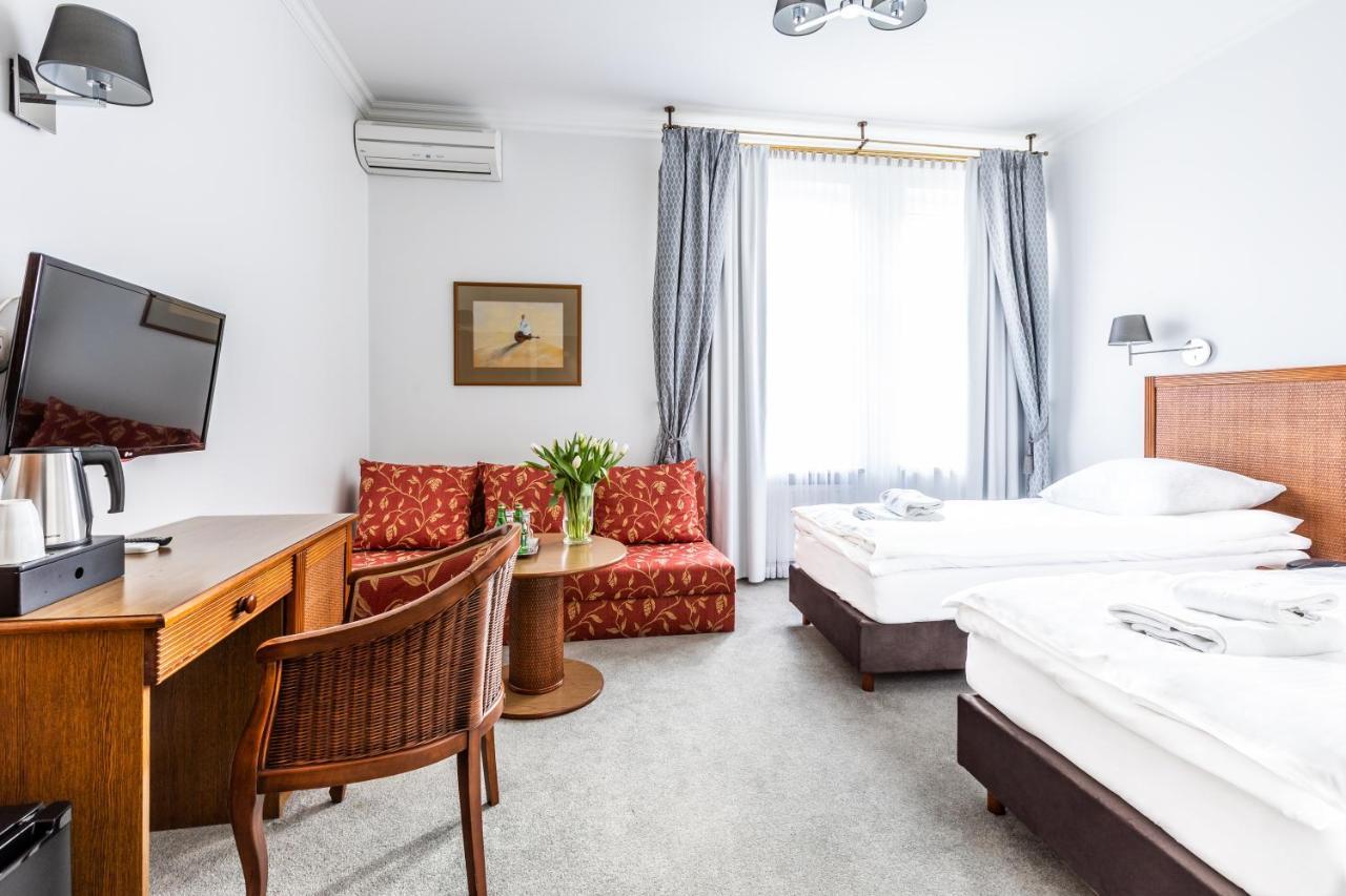 Hotel Pod Zlota Roza Келце Екстериор снимка