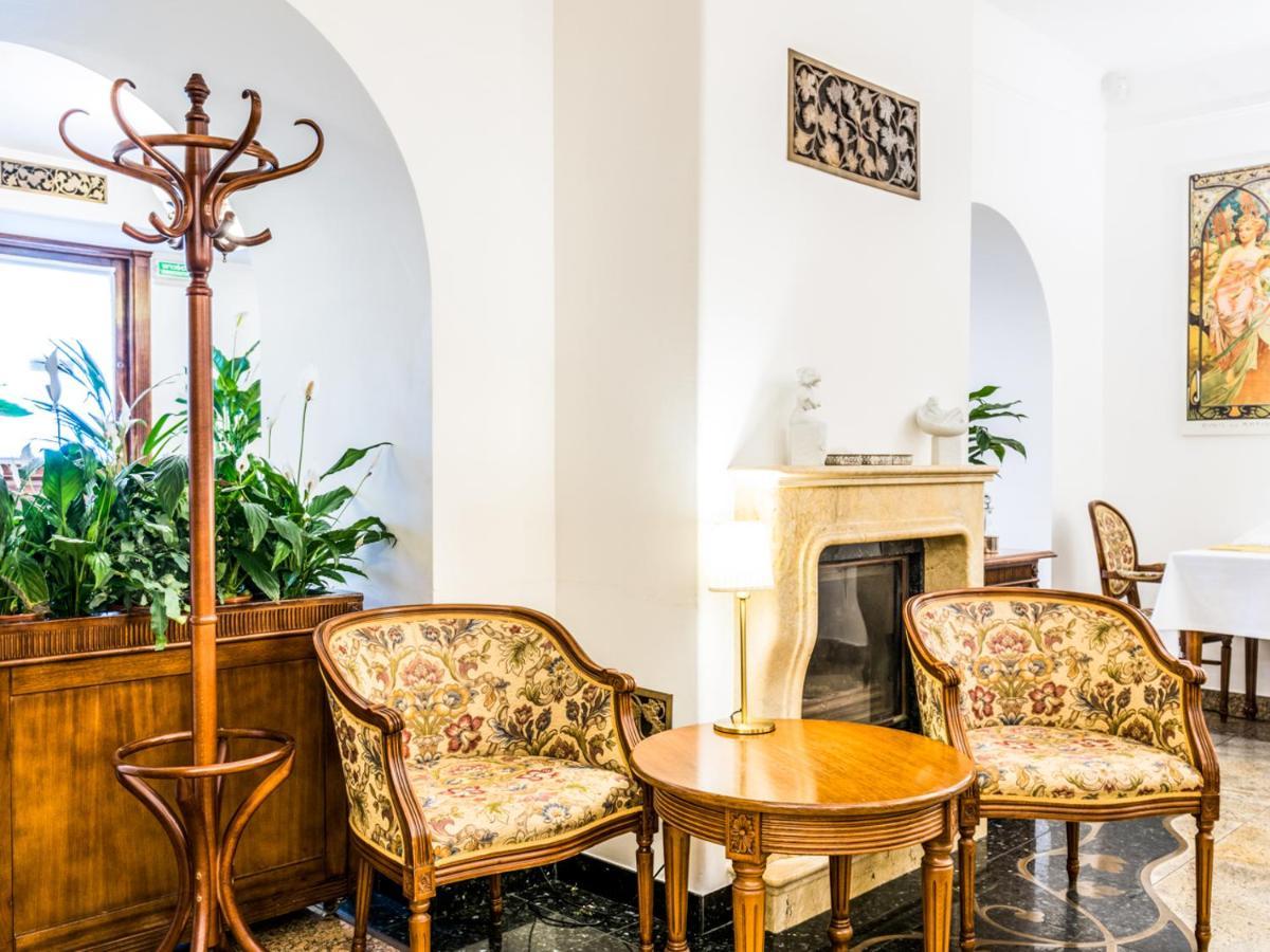 Hotel Pod Zlota Roza Келце Екстериор снимка