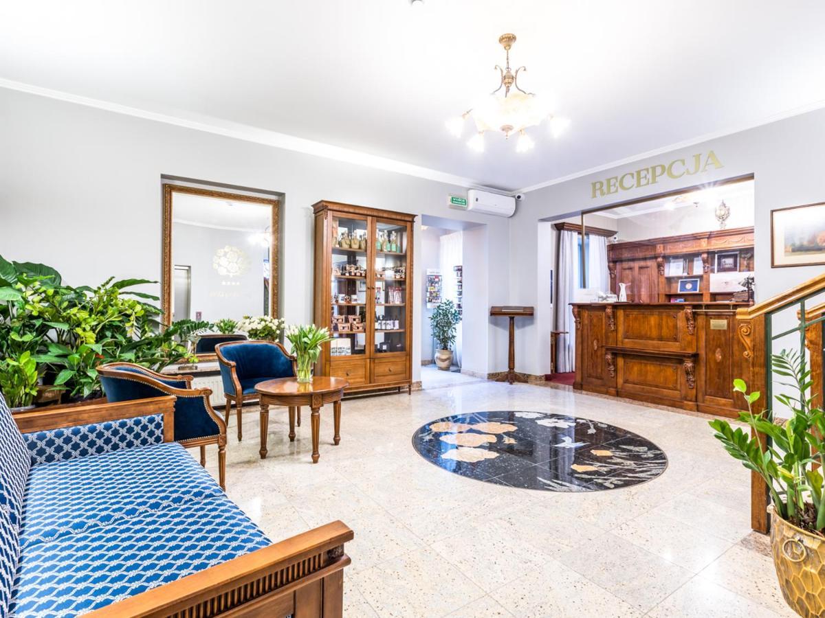 Hotel Pod Zlota Roza Келце Екстериор снимка