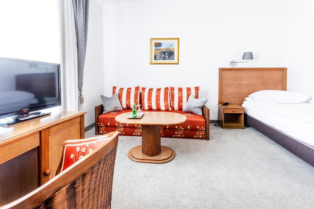 Hotel Pod Zlota Roza Келце Екстериор снимка