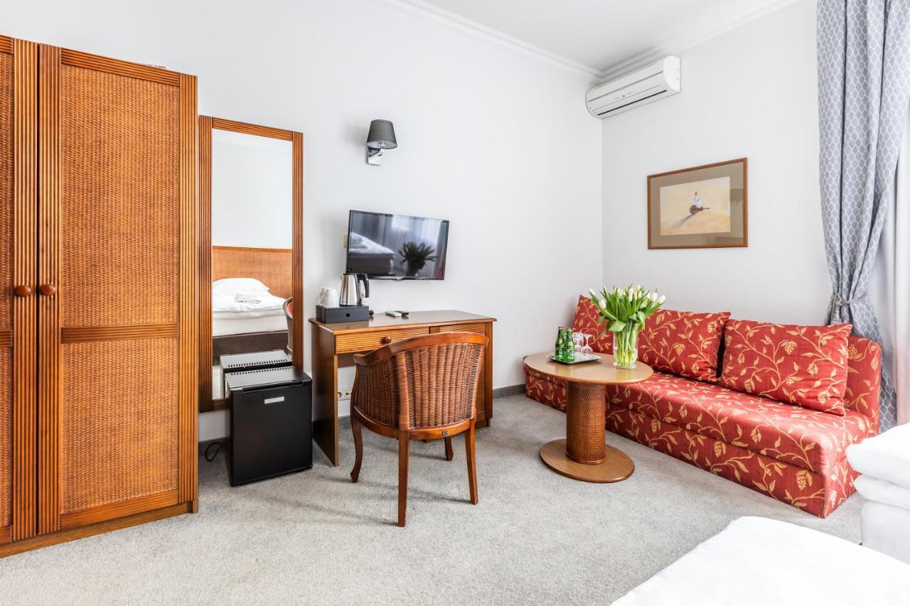 Hotel Pod Zlota Roza Келце Екстериор снимка